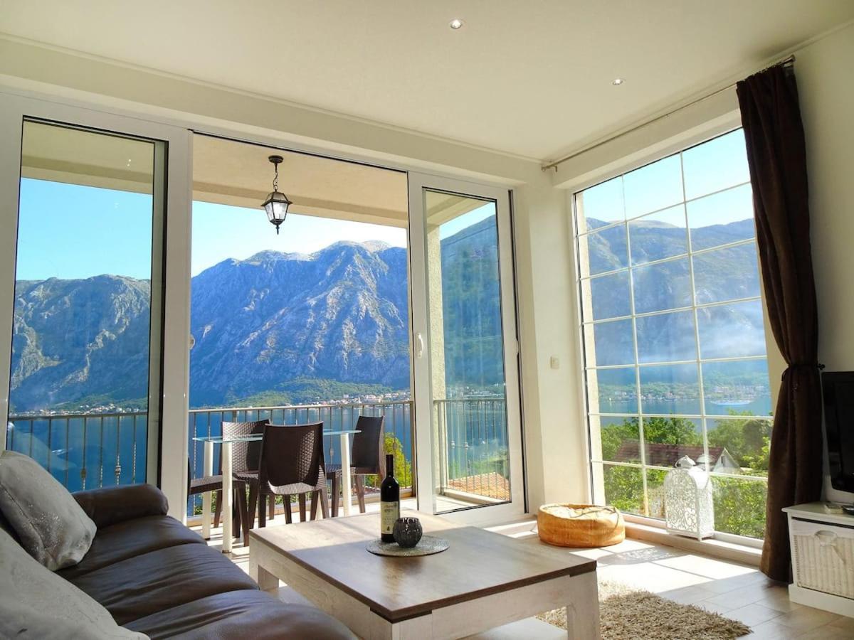 Bay Of Kotor View Apartment With Pool Prčanj Екстериор снимка
